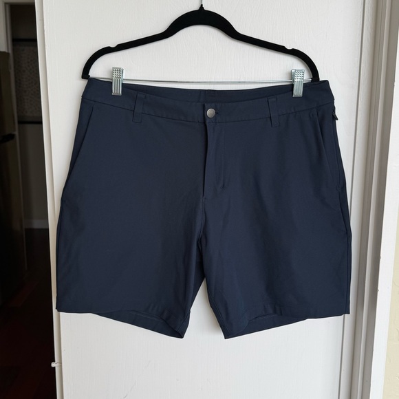 Lululemon Men’s ABC Classic Fit Short 7” True Navy 34 hardly used looks new - Picture 4 of 6
